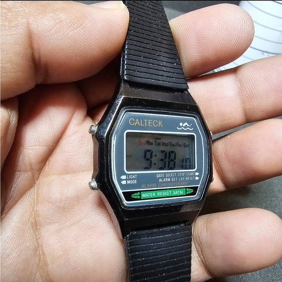 Vintage Calteck Digital Quartz Sports Watch Working Black Case Damaged Strap - Picture 5 of 9